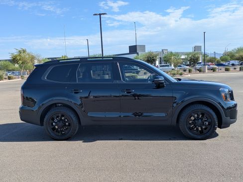 Certified 2025 Kia Telluride AWD image 6
