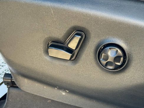 Used 2020 Chrysler Pacifica Touring-L image 20