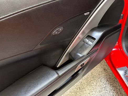Used 2019 Chevrolet Corvette Stingray Coupe w/ 1LT RWD image 29
