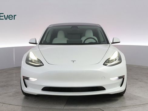 Used 2023 Tesla Model 3 Performance image 3