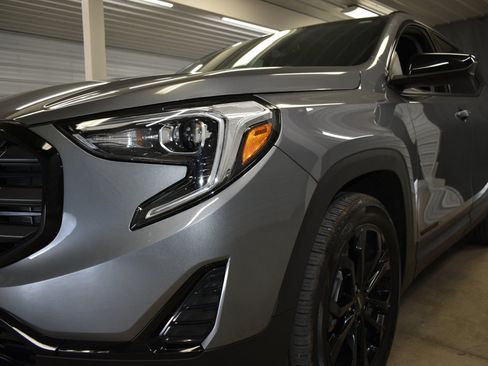 Used 2021 GMC Terrain SLE w/ Driver Convenience Package FWD image 37