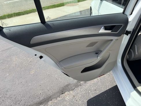 Used 2015 Volkswagen Golf S FWD image 13