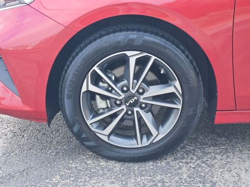 Used 2024 Kia Forte LXS w/ LXS Technology Package FWD image 9
