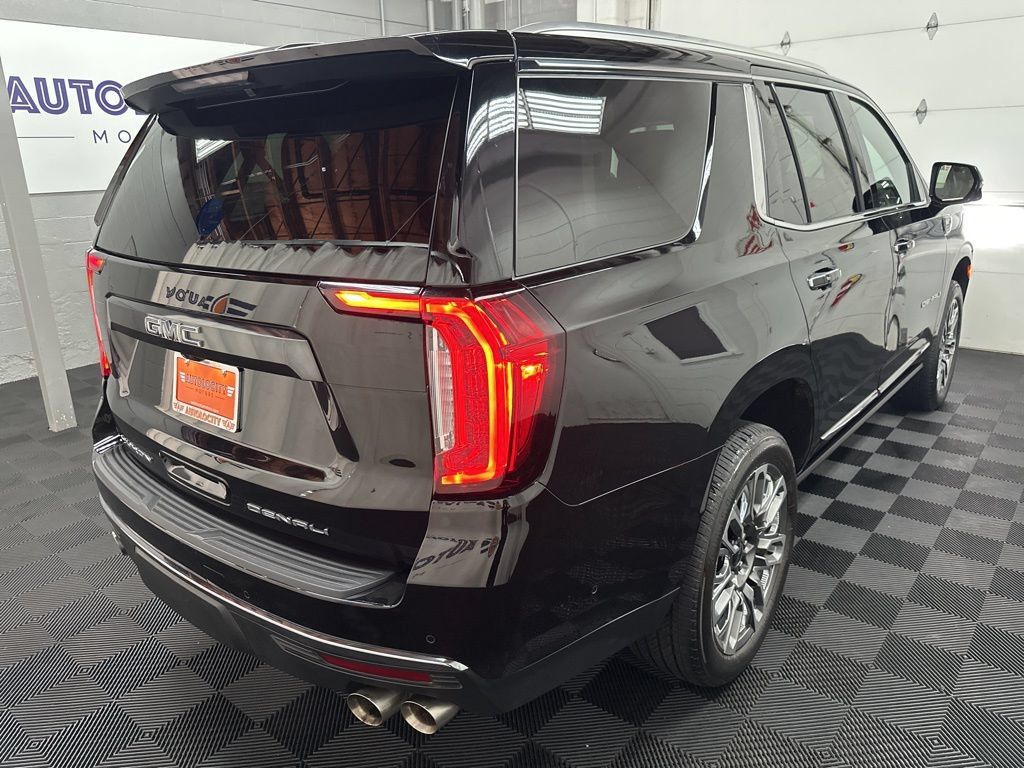 Used 2024 GMC Yukon Denali Ultimate AWD/4WD image 9