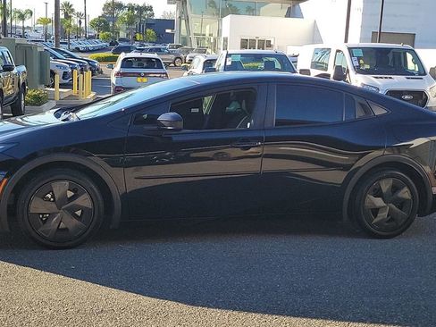 Used 2023 Toyota Prius Prime SE image 12