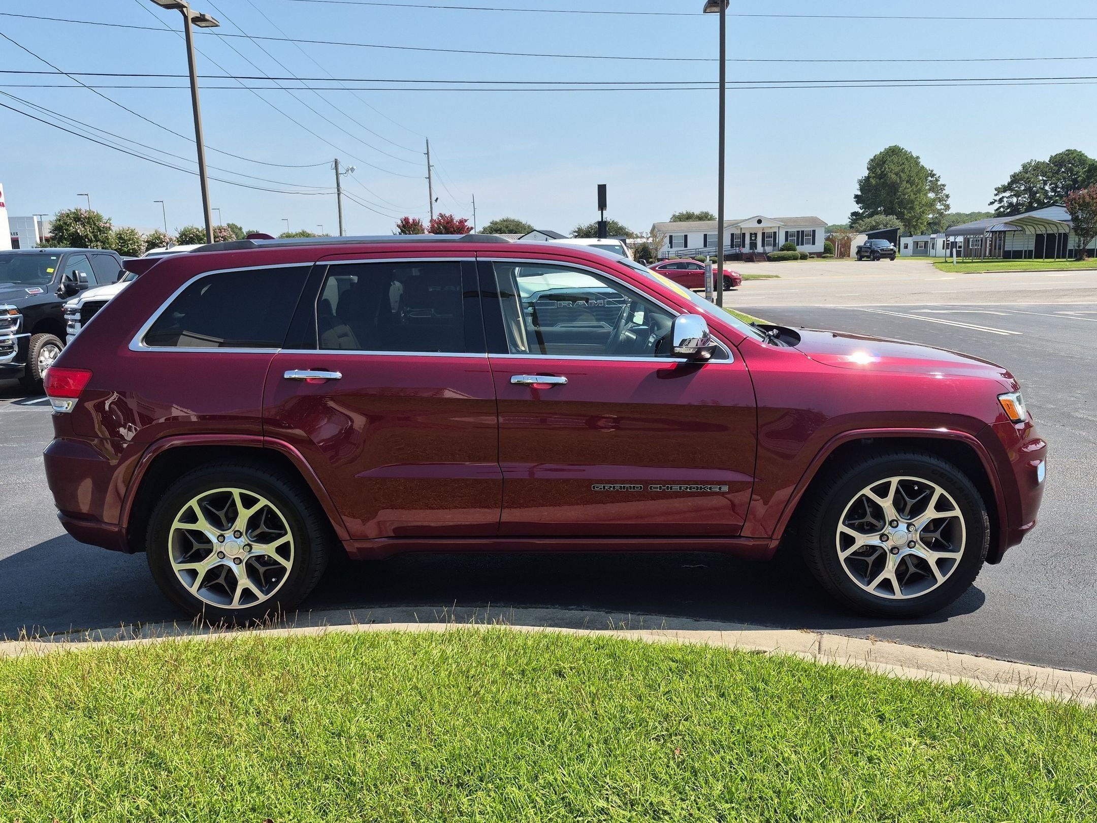 Used 2021 Jeep Grand Cherokee Overland AWD/4WD image 4