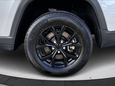 Used 2024 Jeep Grand Cherokee L Laredo image 34