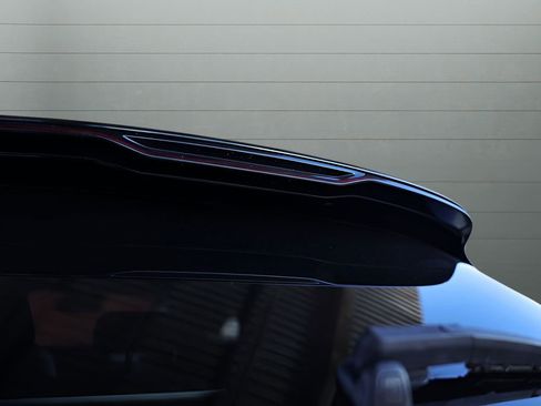 Used 2023 Genesis GV70 2.5T w/ Sport Prestige Package image 18