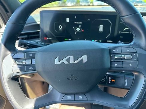 Used 2024 Kia EV9 GT-Line AWD/4WD image 41