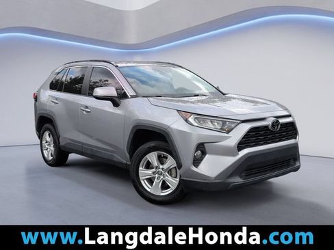 Used 2021 Toyota RAV4 XLE FWD image 1