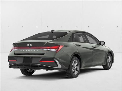 New 2025 Hyundai Elantra SE image 2