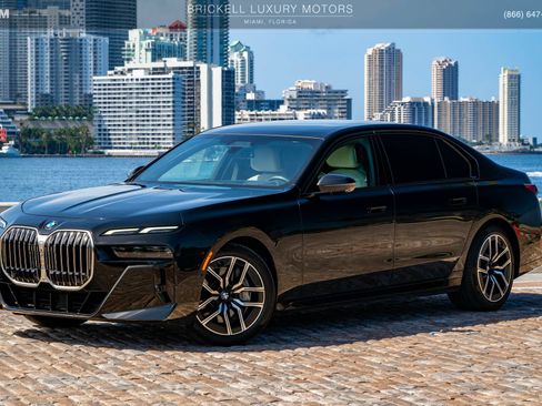 Used 2024 BMW 760i xDrive AWD/4WD image 11