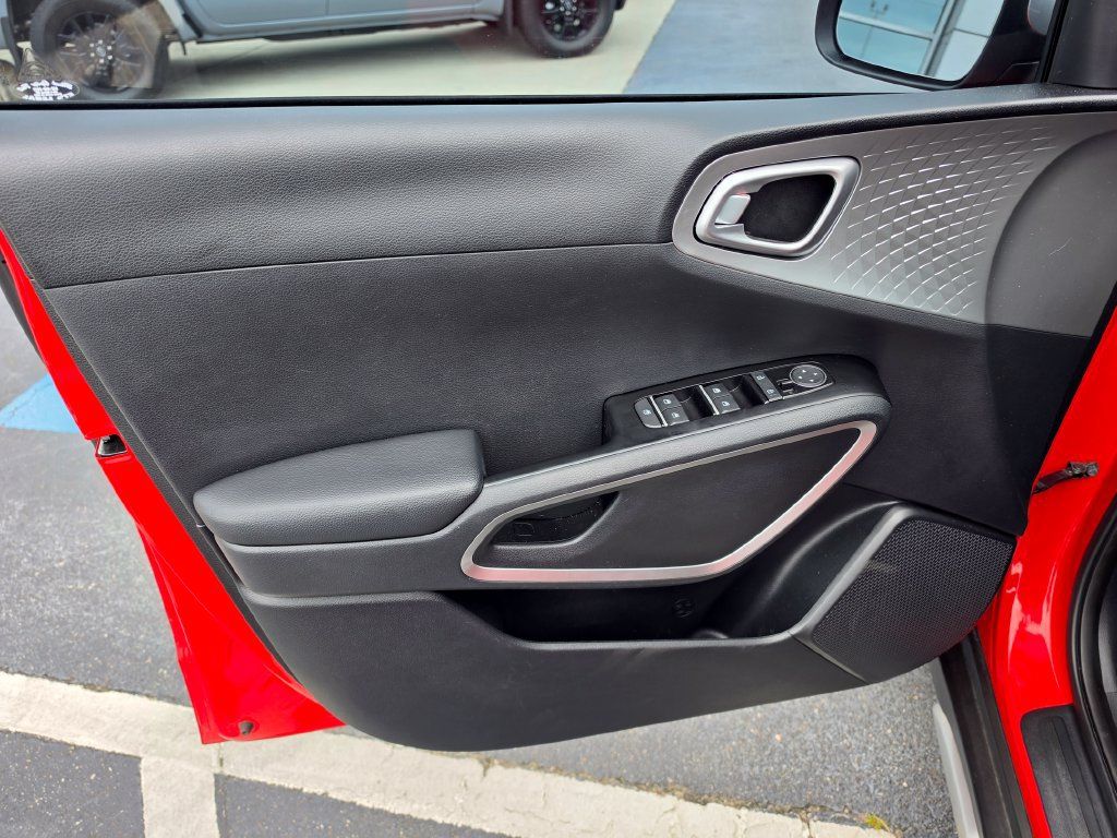 Used 2020 Kia Soul X-Line FWD image 12
