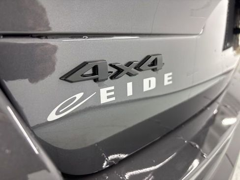 New 2025 Jeep Grand Cherokee L Altitude image 9