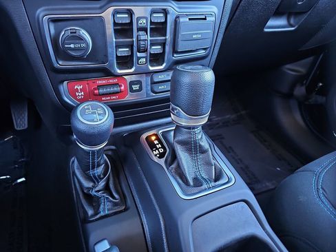 Used 2023 Jeep Wrangler Unlimited Rubicon 4xe image 16