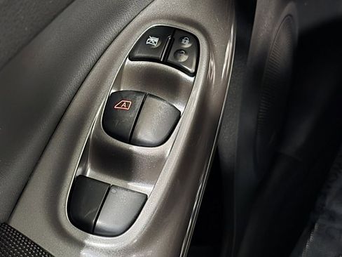 Used 2012 Nissan Juke SV image 20