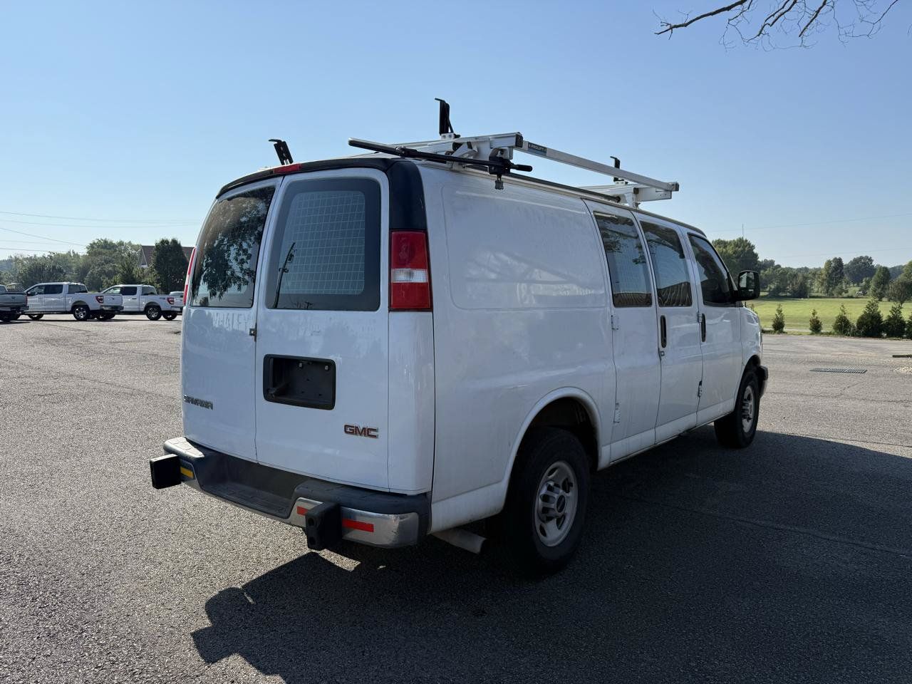 Used 2020 GMC Savana 2500 w/ Driver Convenience Package RWD image 4