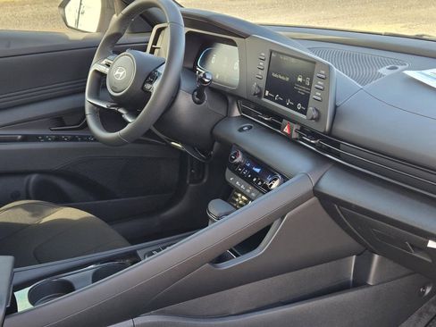 New 2025 Hyundai Elantra Sport image 5