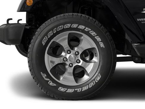 Used 2017 Jeep Wrangler Unlimited Sahara w/ Connectivity Group AWD/4WD image 15