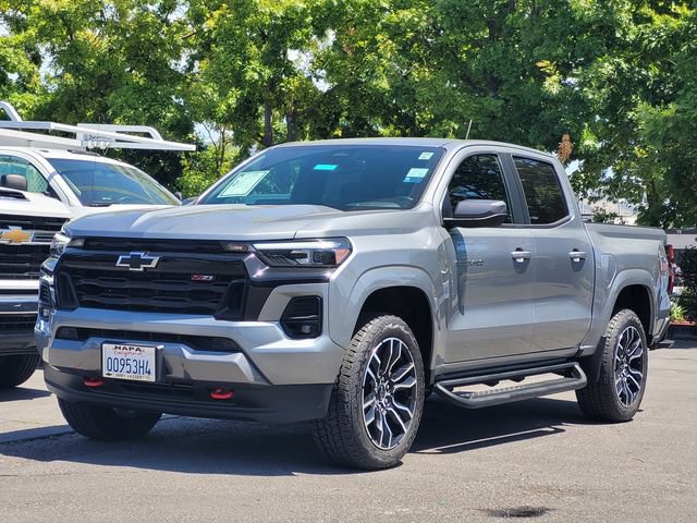 Used 2025 Chevrolet Colorado Z71 AWD/4WD image 10