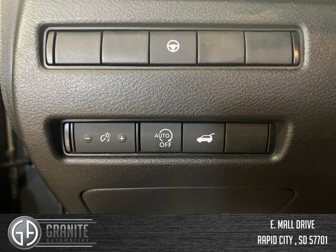 Used 2026 Nissan Rogue SL AWD/4WD image 30