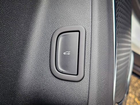 New 2026 GMC Acadia Elevation image 11