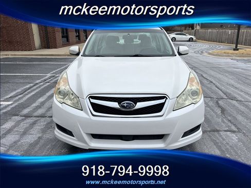 Used 2011 Subaru Legacy 2.5i Limited image 4