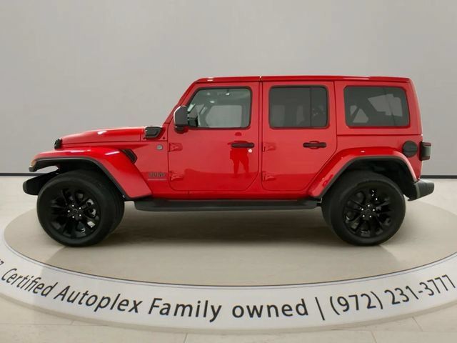 Used 2025 Jeep Wrangler Unlimited Sahara w/ Safety Group AWD/4WD image 2