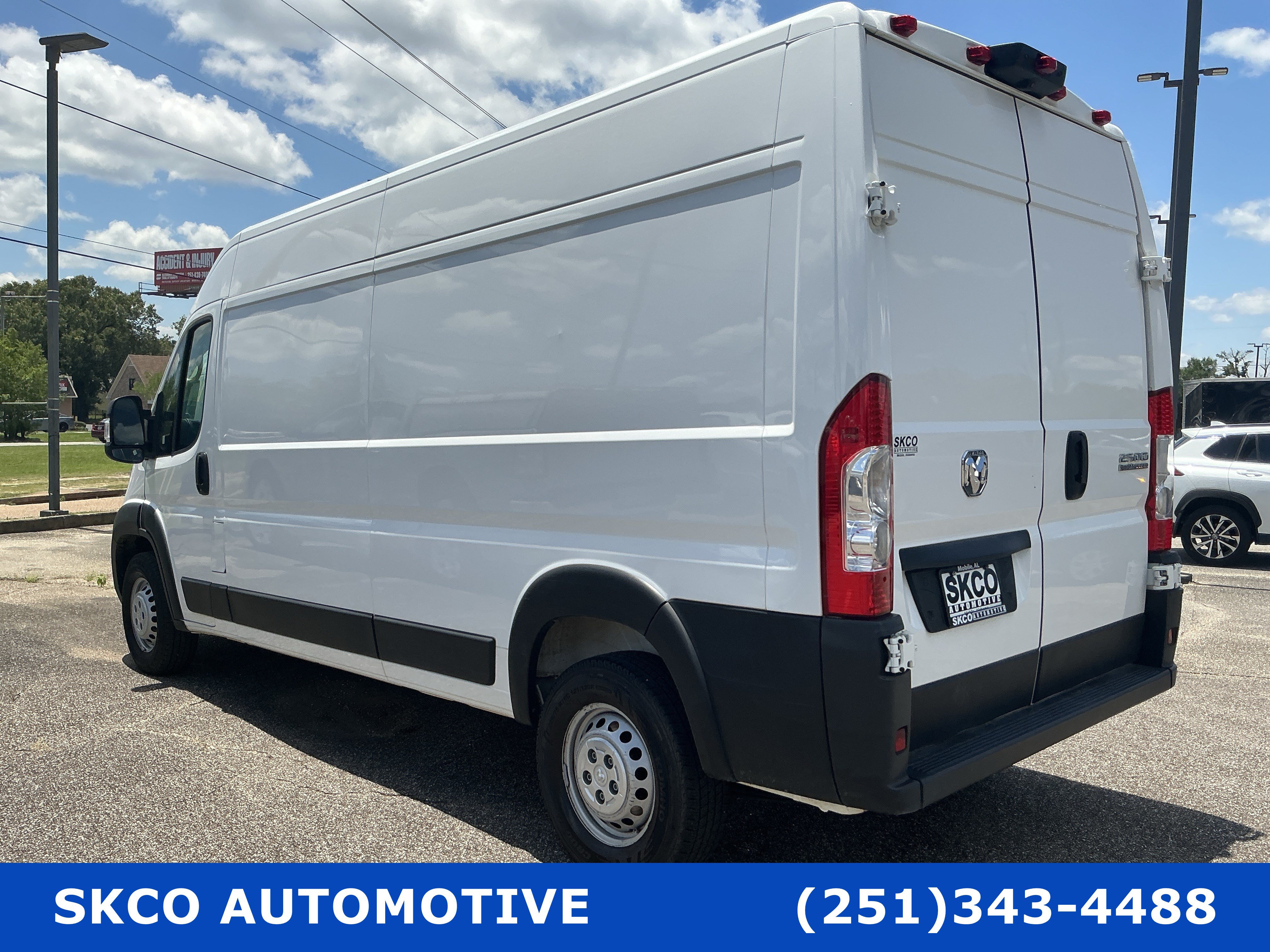 Used 2024 RAM ProMaster 2500 w/ Convenience Group FWD image 3