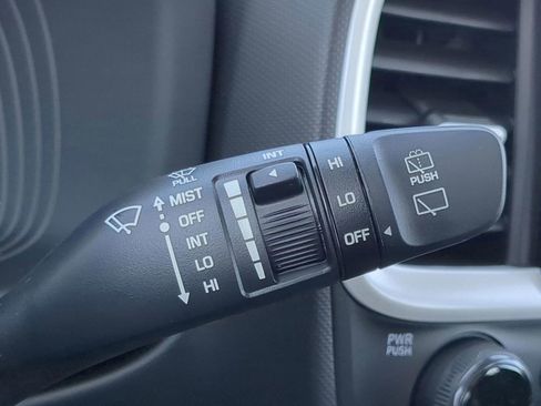 New 2025 Hyundai Venue Limited image 24