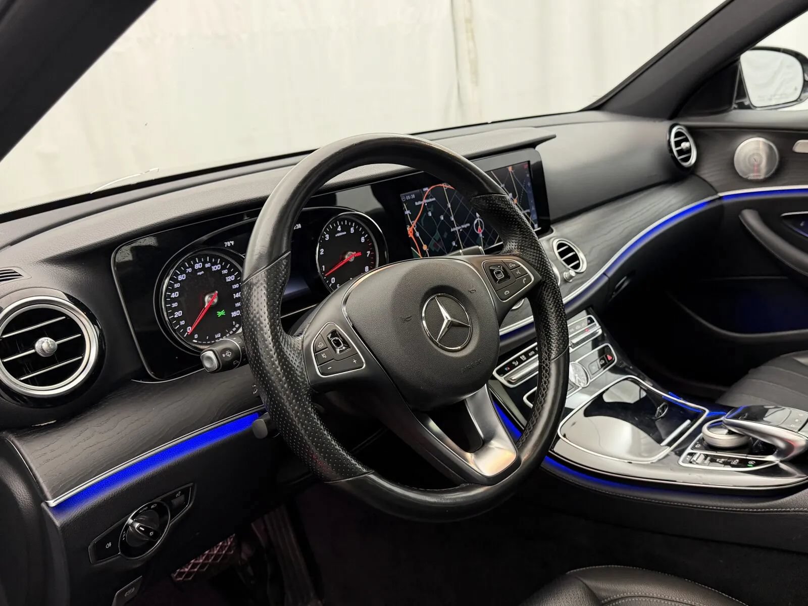 Used 2017 Mercedes-Benz E 300 4MATIC image 5
