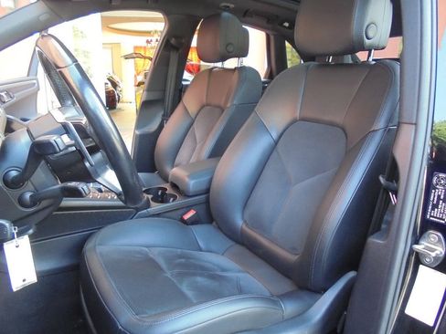 Used 2018 Porsche Macan GTS AWD/4WD image 10