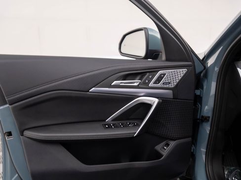 Certified 2025 BMW X2 xDrive28i w/ Premium Package image 13