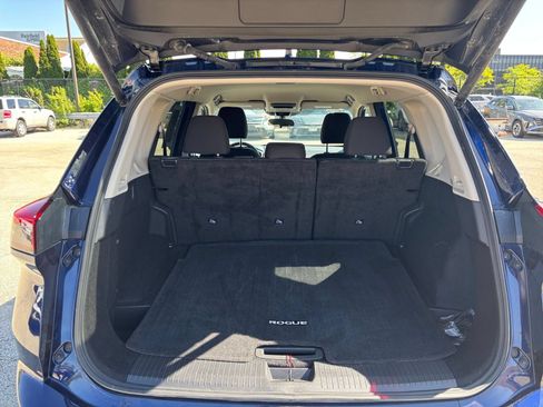 Used 2025 Nissan Rogue SV FWD image 33