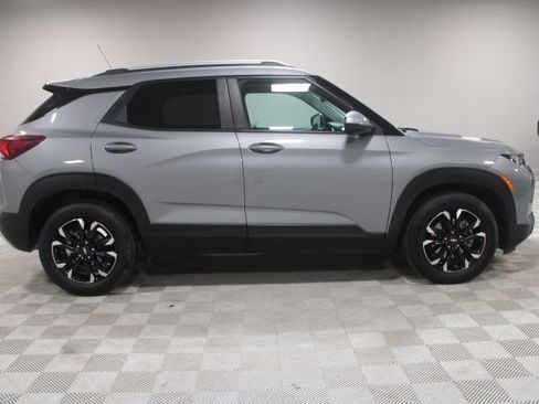 Used 2023 Chevrolet TrailBlazer LT w/ Convenience Package FWD image 12