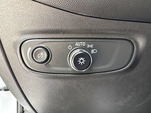 Used 2022 Chevrolet Equinox LS AWD/4WD image 18