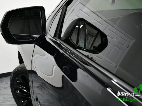Used 2026 Cadillac Escalade ESV V w/ LPO, ONYX Package AWD/4WD image 6
