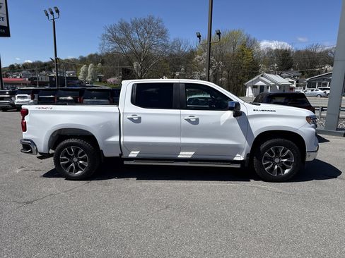 Used 2023 Chevrolet Silverado 1500 LT image 2