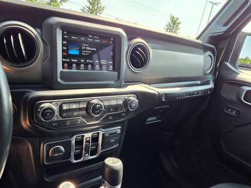 Used 2022 Jeep Wrangler Unlimited Sport AWD/4WD image 27