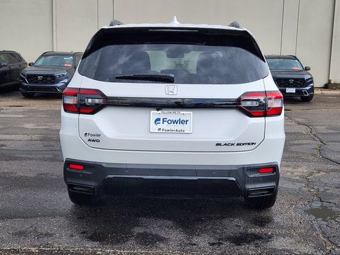 New 2026 Honda Pilot Black Edition image 7