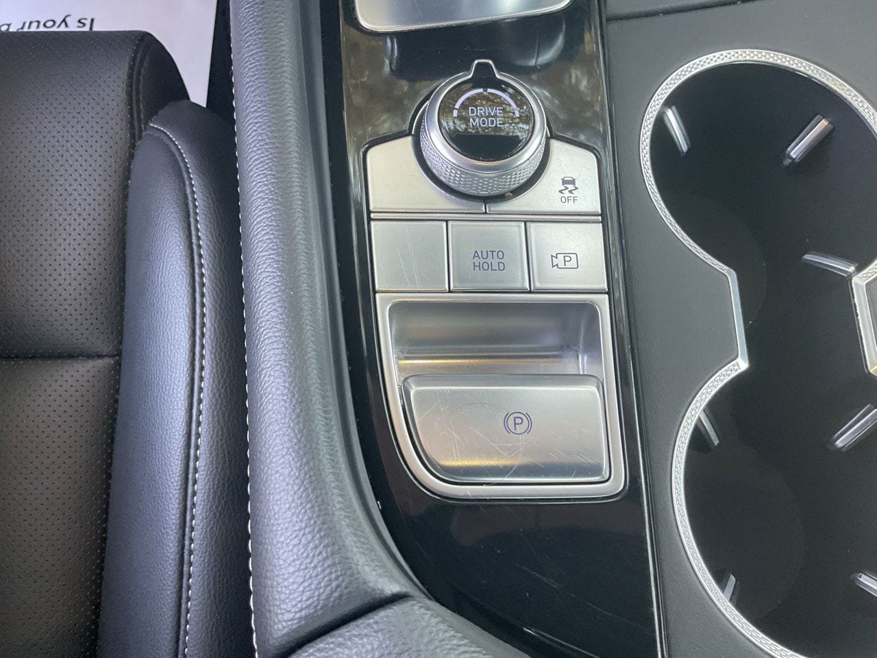 Used 2025 Genesis G70 2.5T RWD image 25