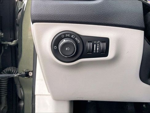 Used 2018 Jeep Compass Limited w/ Navigation Group image 33