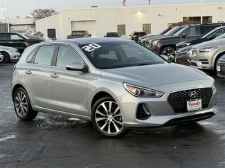 Used 2020 Hyundai Elantra GT video 2