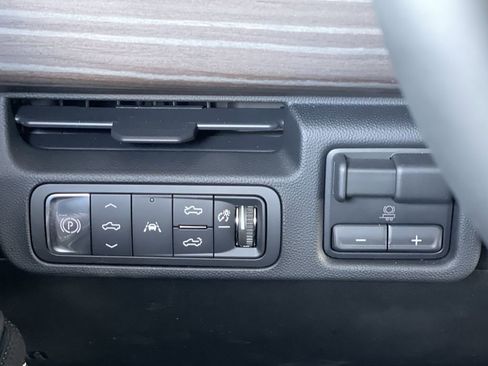 New 2025 GMC Sierra EV Denali image 17