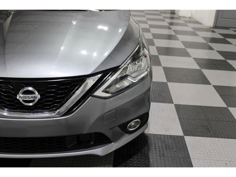 Used 2018 Nissan Sentra S w/ S Midnight Style Package image 8
