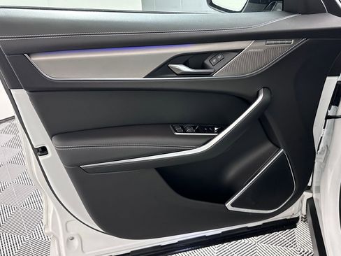 Used 2026 Jaguar F-PACE R-Dynamic S image 21