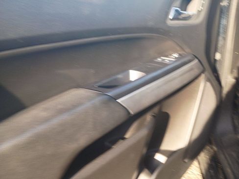 Used 2022 Chevrolet Colorado LT w/ Fleet Safety Package image 8