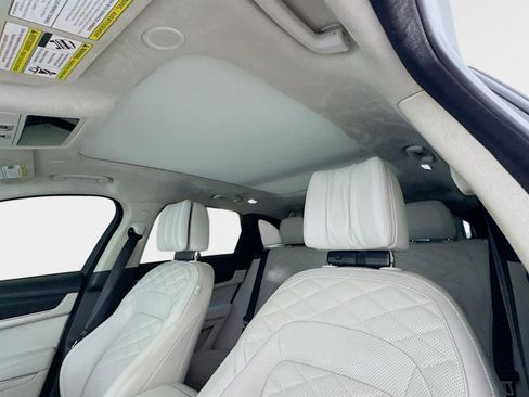 Used 2023 Jaguar F-PACE S image 15