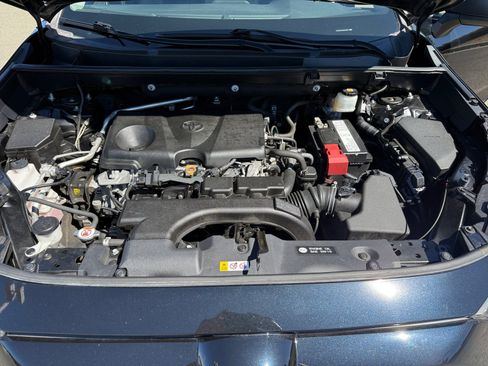 Used 2019 Toyota RAV4 LE FWD image 20