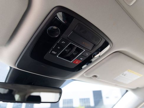 Used 2023 Kia Carnival SX Prestige FWD image 25